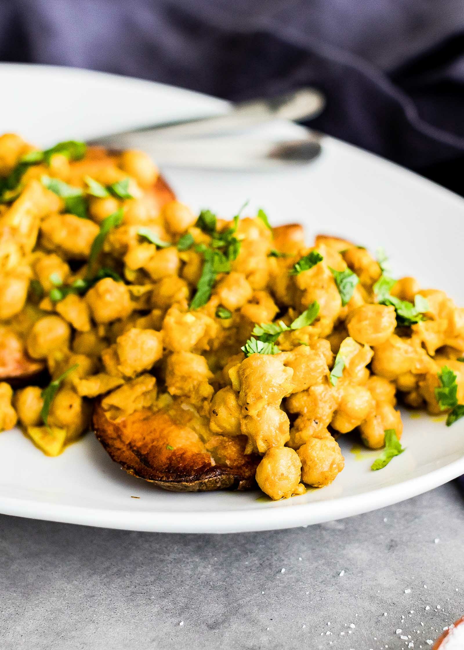 Vegetarian Baked Potatoes with Chickpeas