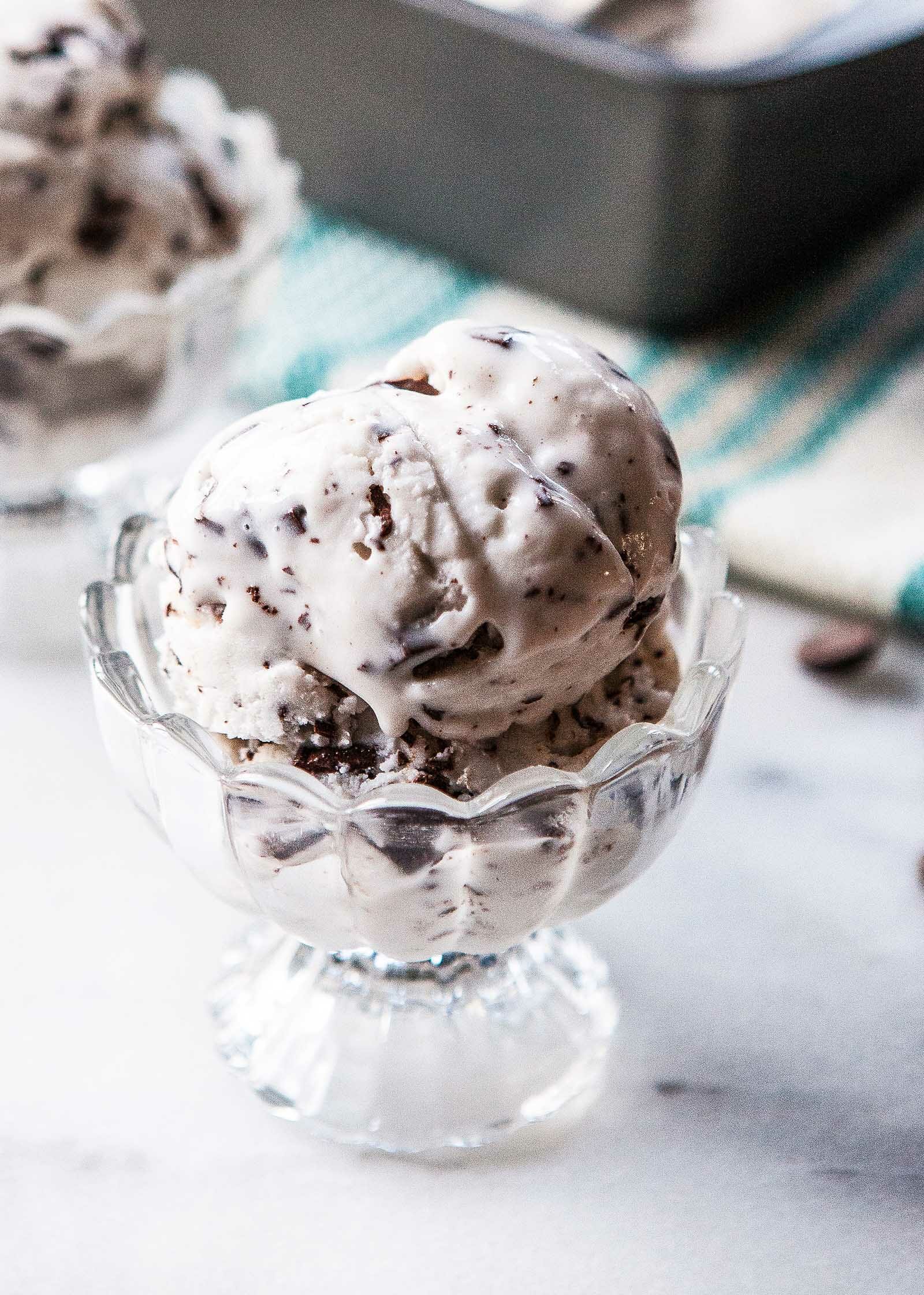 Mint chip ice cream without eggs